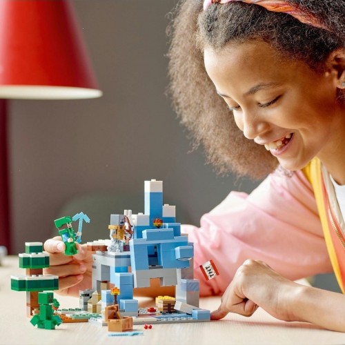 Lego Minecraft Donmuş Tepeler 21243 (304 Parça)