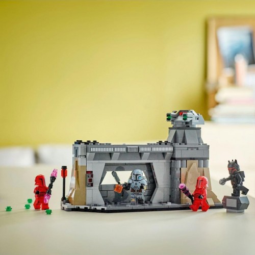 Lego Star Wars The Mandalorian Paz Vizsla ve Moff Gideon Savaşı 75386 (289 Parça)