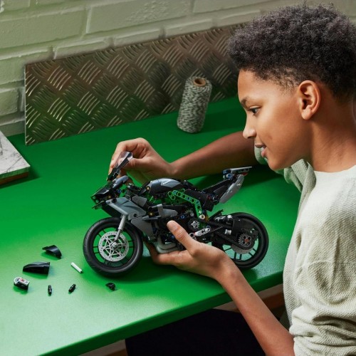 Lego Technic Kawasaki Ninja H2R Motosiklet 42170 (643 Parça)