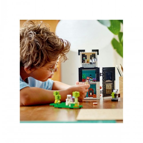 Lego Minecraft Panda Barınağı 21245 Yapım Seti (553 Parça)