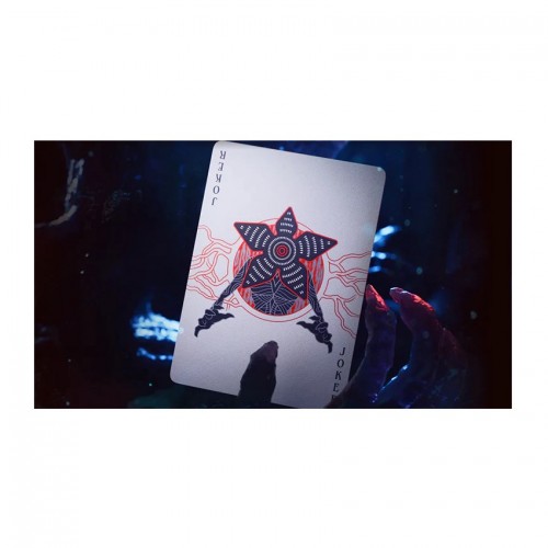 Theory11 Stranger Things Premium Oyun Kağıdı Koleksiyonluk iskambil Kartları Theory11 Stranger Things Premium Oyun Kağıdı Koleksiyonluk iskambil Kartları