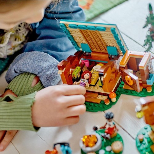 Lego Friends Macera Kampı Şirin Kulübeler 42624 (437 Parça)