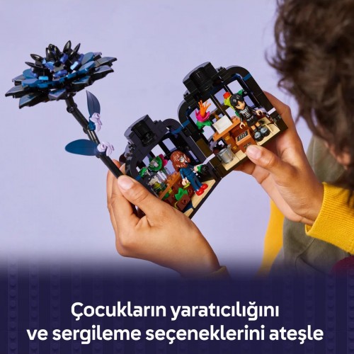LEGO 76784 Wednesday Siyah Yıldız Çiçeği 358 Parça LEGO 76784 Wednesday Siyah Yıldız Çiçeği